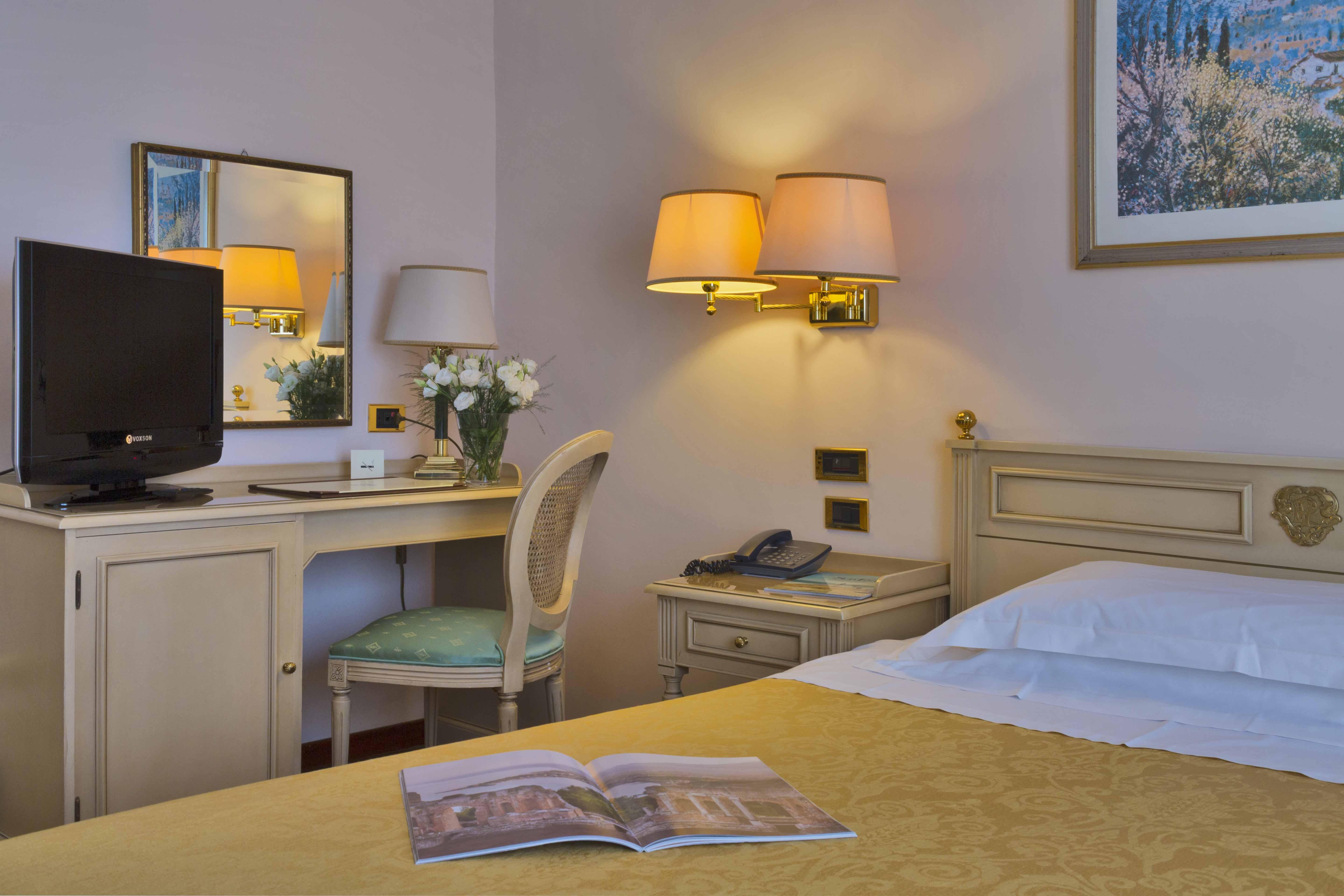 Grand Politi Hotel Syracuse