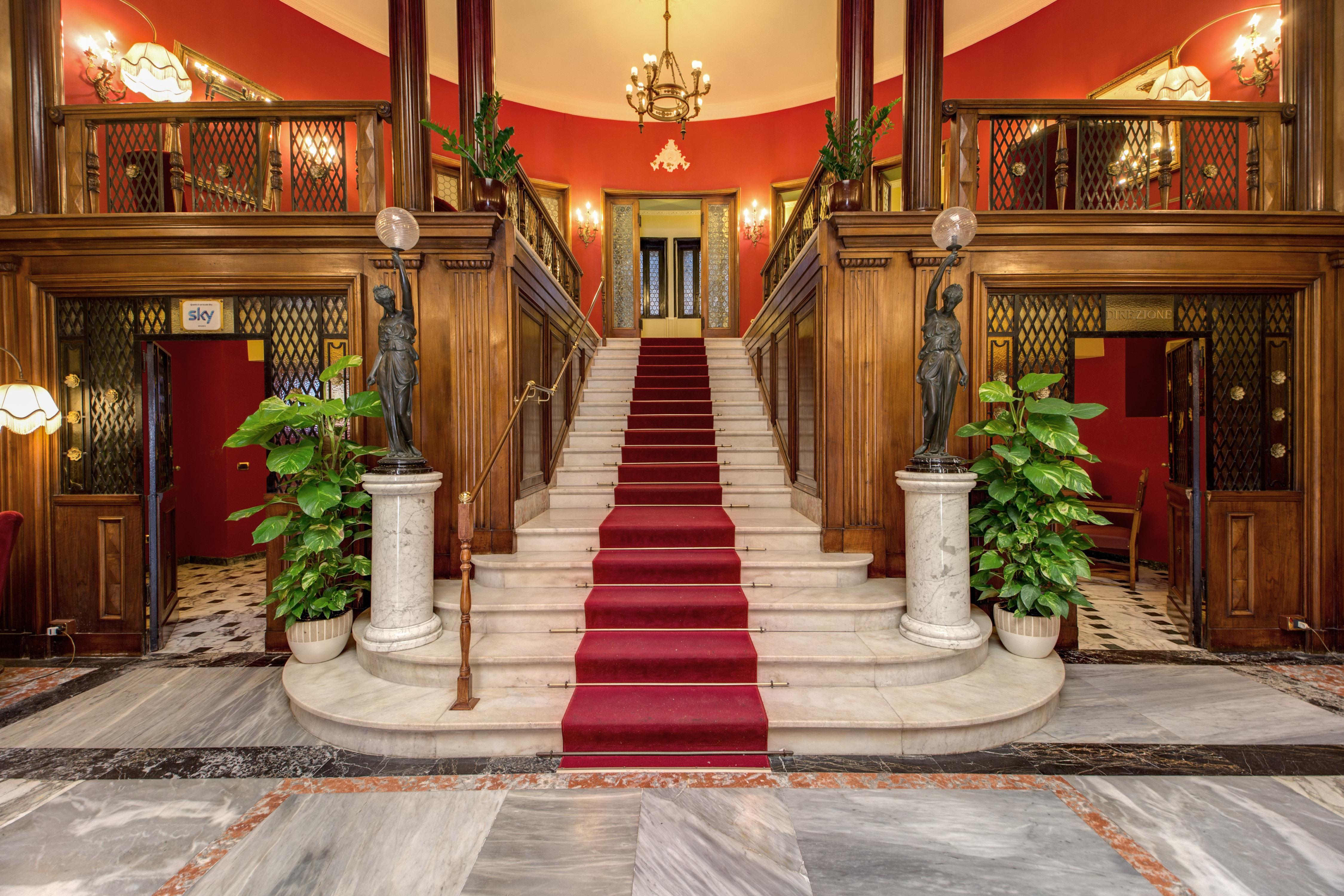 Grand Politi Hotel 4*