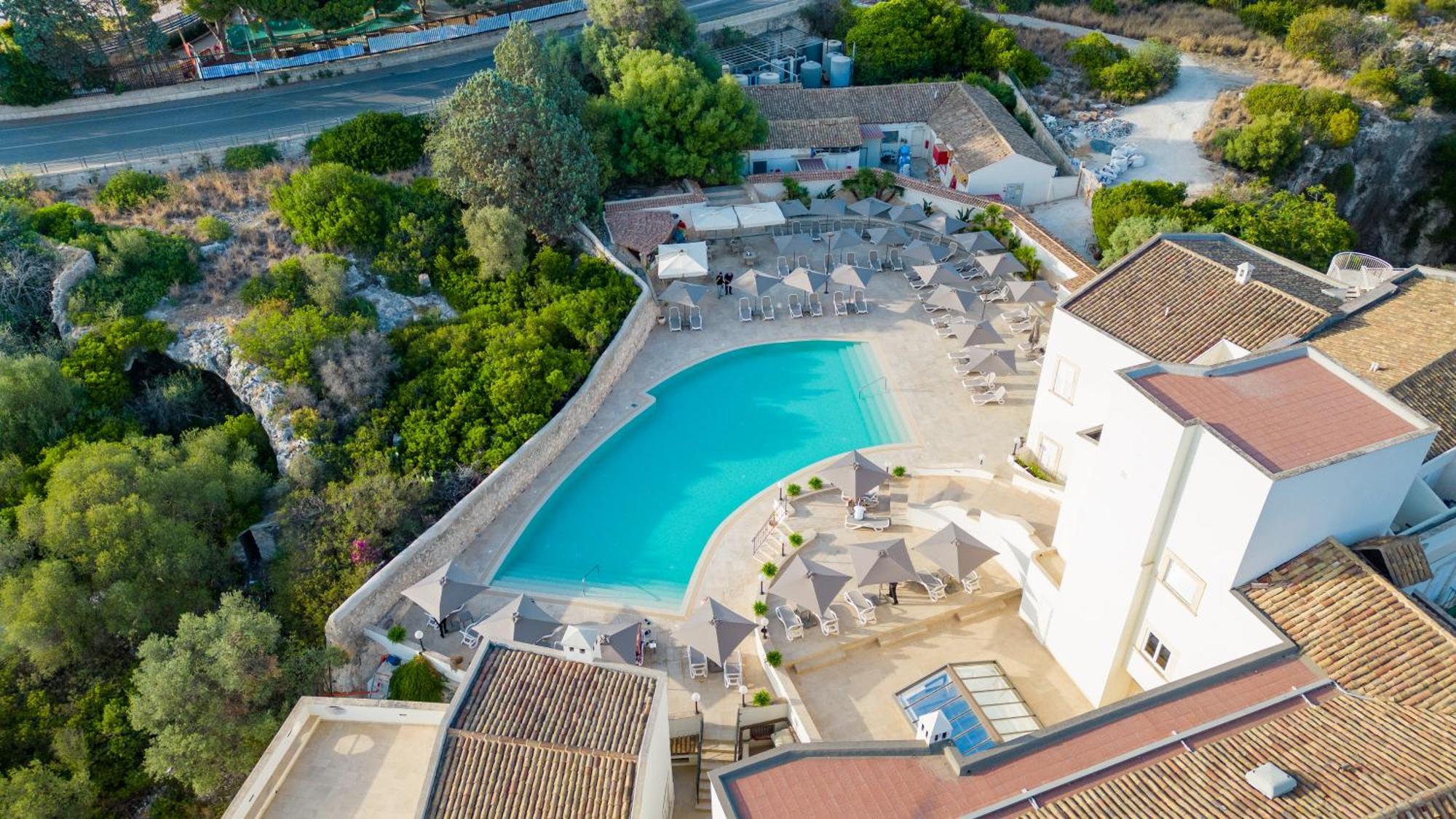 Grand Politi Hotel